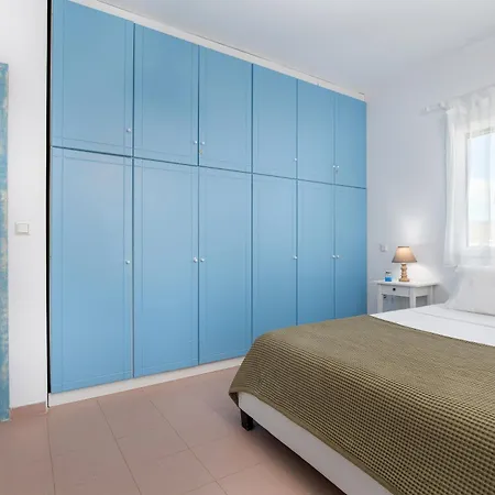 Apartment Chloe Piso Livadi